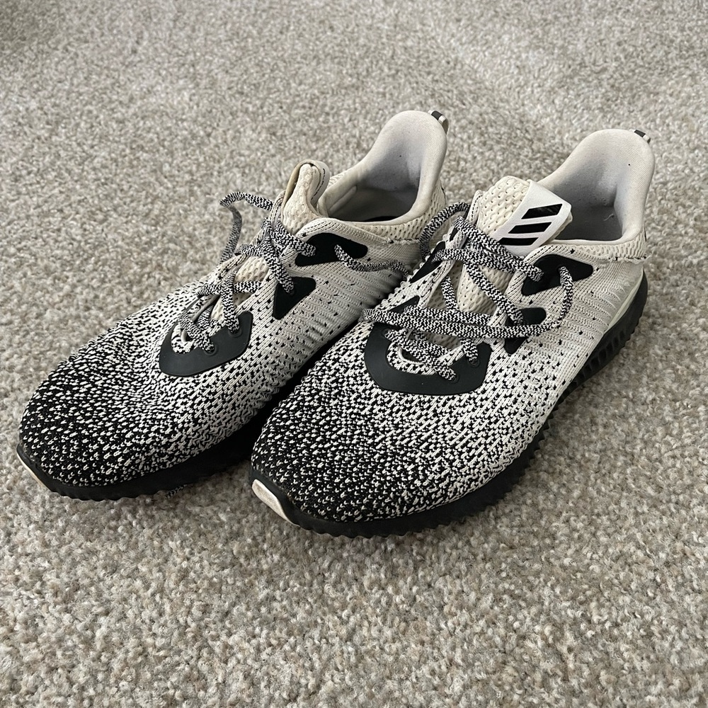 Adidas Alphabounces - Men’s 9